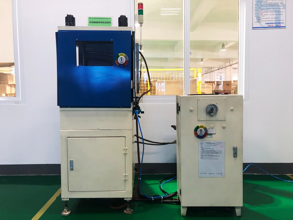 補(bǔ)償器壽命試驗機(jī).jpg